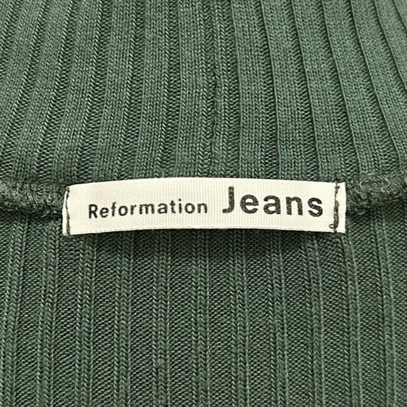 Reformation Ribbed Knit Leia Mock Turtleneck Top in Sage Gren New Size Small - Picture 9 of 11